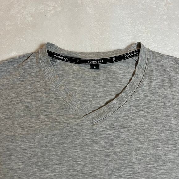 Public Rec Men's Go-To V T-Shirt Size Large Casual Athleisure Preppy Classic - Picture 3 of 7